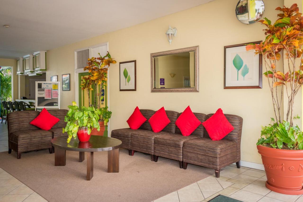 Bay Gardens Inn Gros Islet Exterior photo