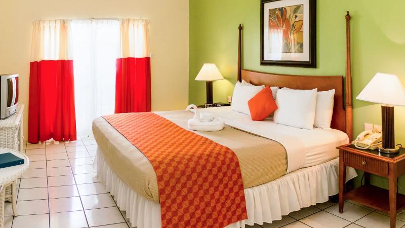 Bay Gardens Inn Gros Islet Exterior photo