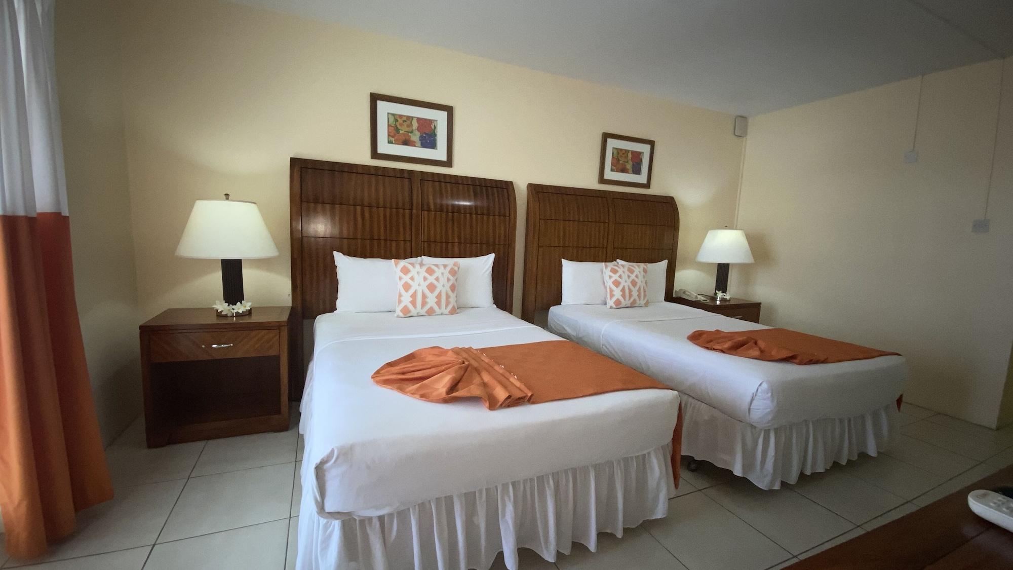 Bay Gardens Inn Gros Islet Exterior photo