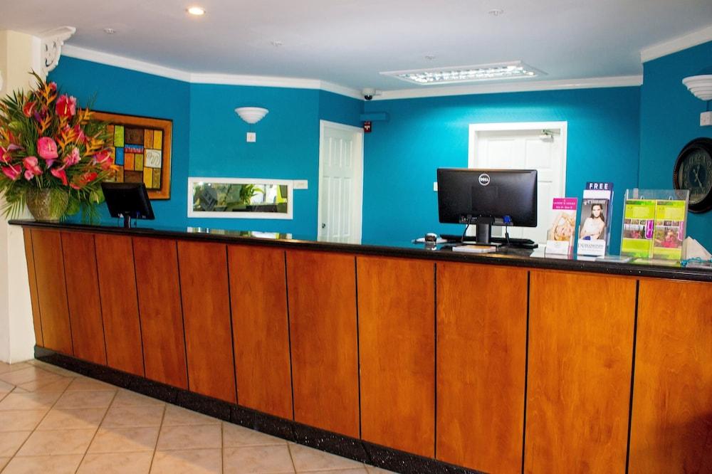Bay Gardens Inn Gros Islet Exterior photo