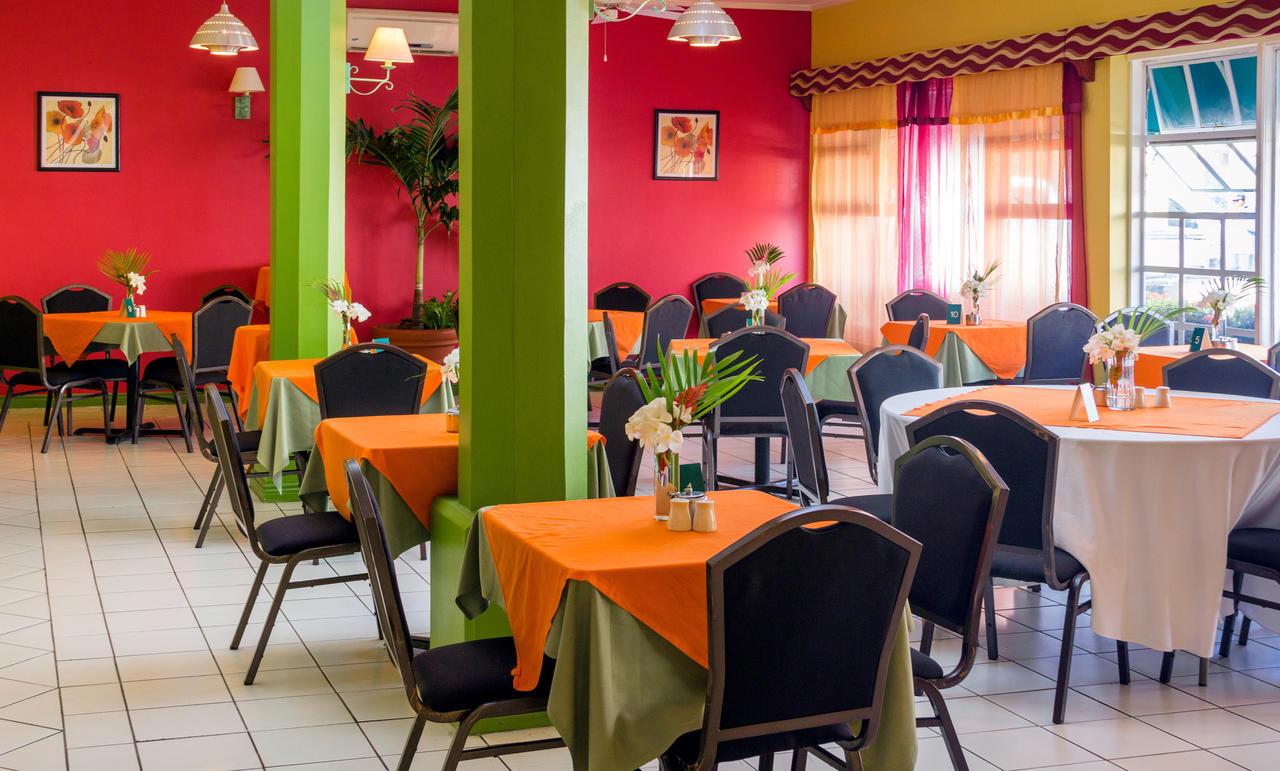 Bay Gardens Inn Gros Islet Exterior photo