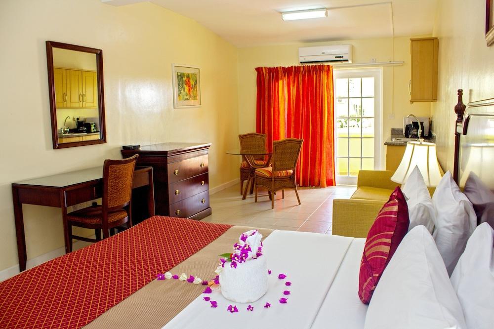 Bay Gardens Inn Gros Islet Exterior photo