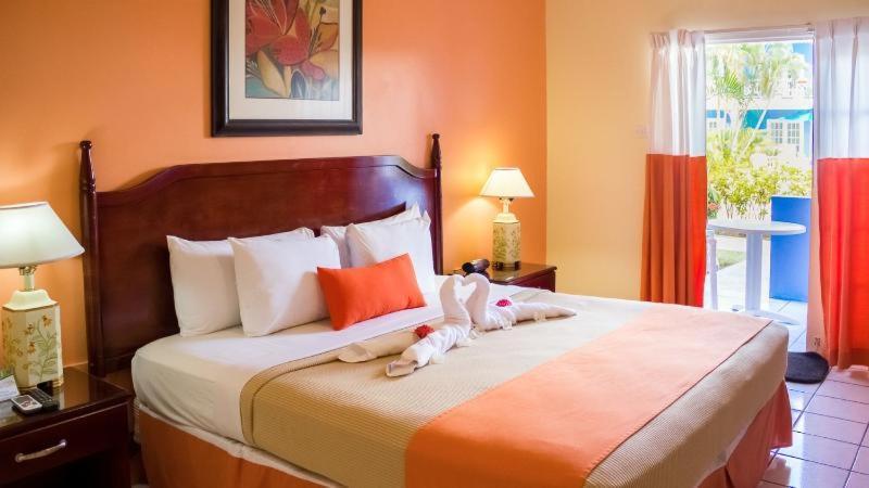 Bay Gardens Inn Gros Islet Room photo