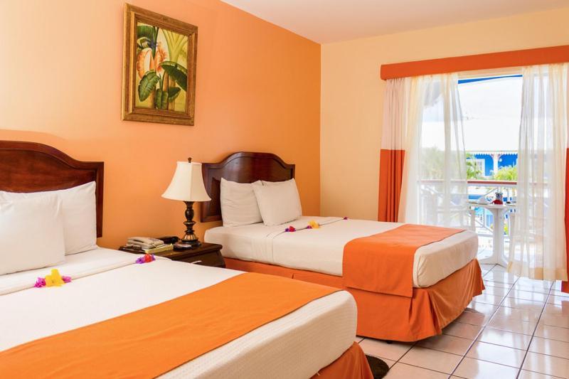 Bay Gardens Inn Gros Islet Room photo
