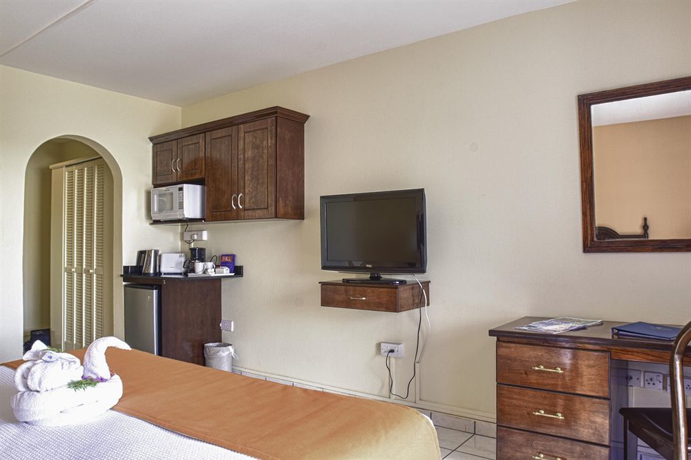 Bay Gardens Inn Gros Islet Exterior photo
