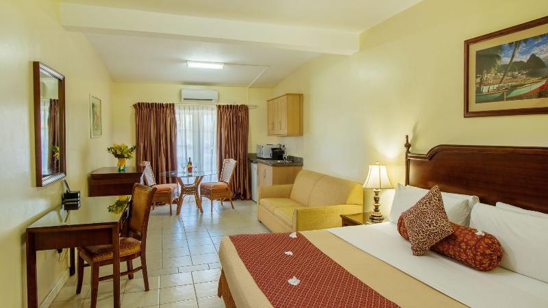 Bay Gardens Inn Gros Islet Exterior photo